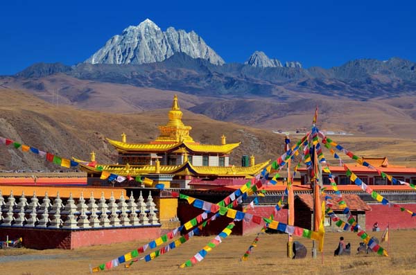 成都、丹巴、色達、德格、共和、西寧青海湖13日游