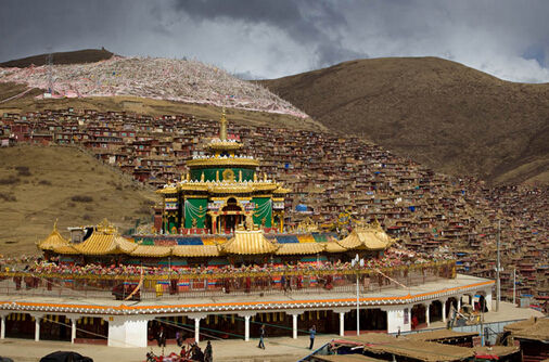 成都租車自駕游色達(dá) 成都租車自駕游色達(dá)