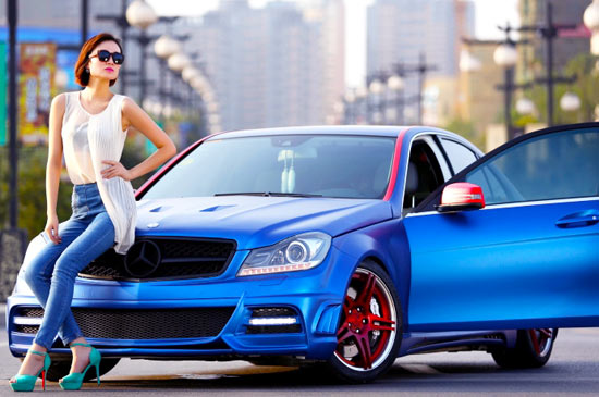 8月15日重慶、成都汽車租賃公司多家被騙23輛豪車在成都一倉(cāng)庫(kù)發(fā)現(xiàn)