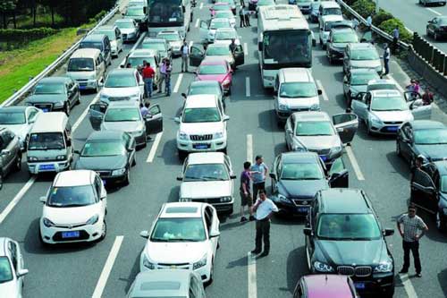 成都租車行最新提示: 9月3日至5日高速公路通行不免費